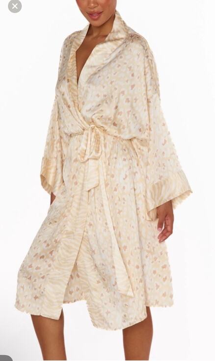 Show Me Your Mumu Other - Show Me Your Mumu Harlow Silkey Robe Animal Print Cheetah Zebra Cream & Tan O/S